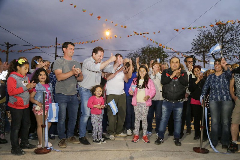 Con un emotivo acto, se inauguró el desagüe y el pavimento de la calle Posadas
