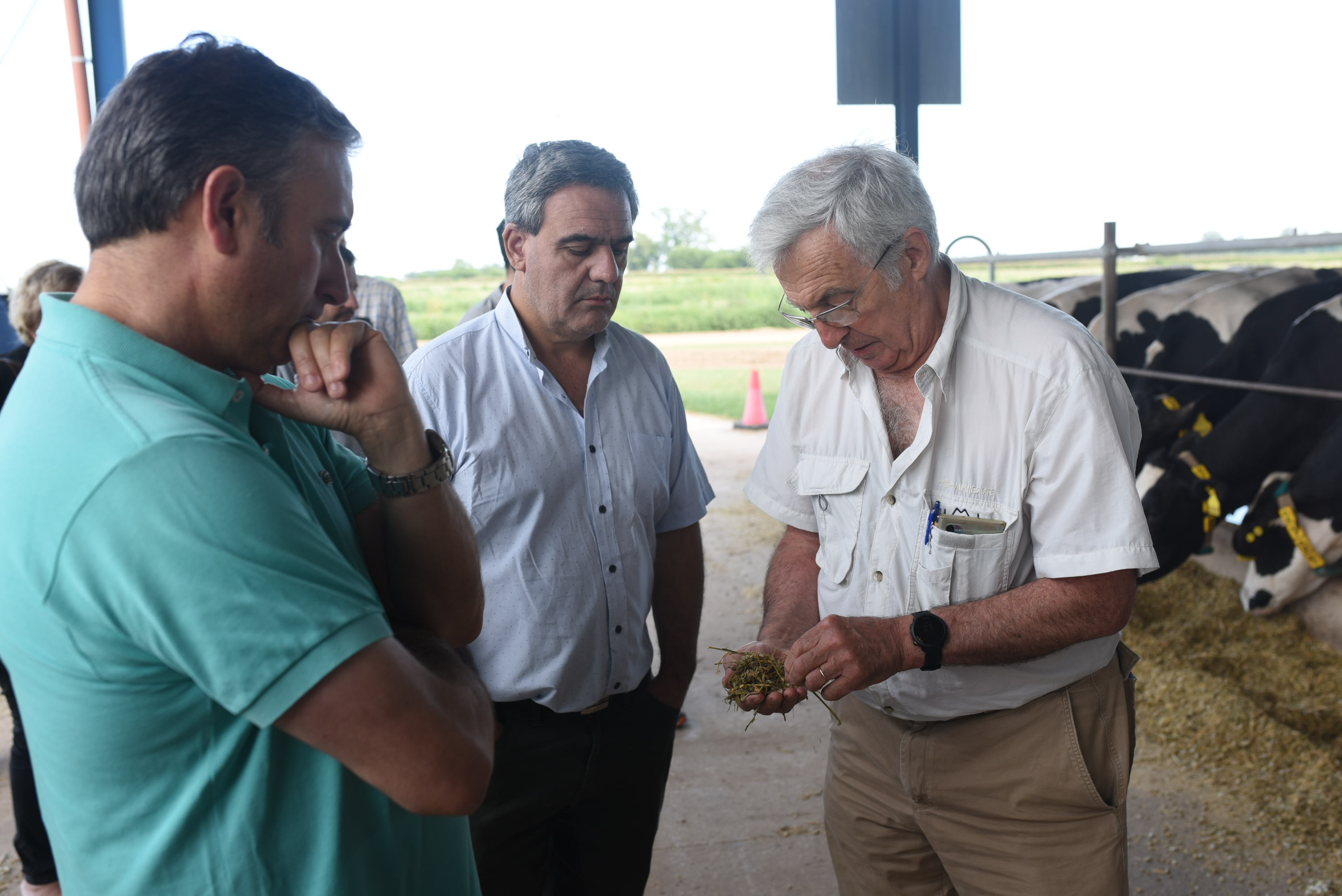 Con el foco en la tecnología y la educación, se realizó visita a tambo de Arenaza